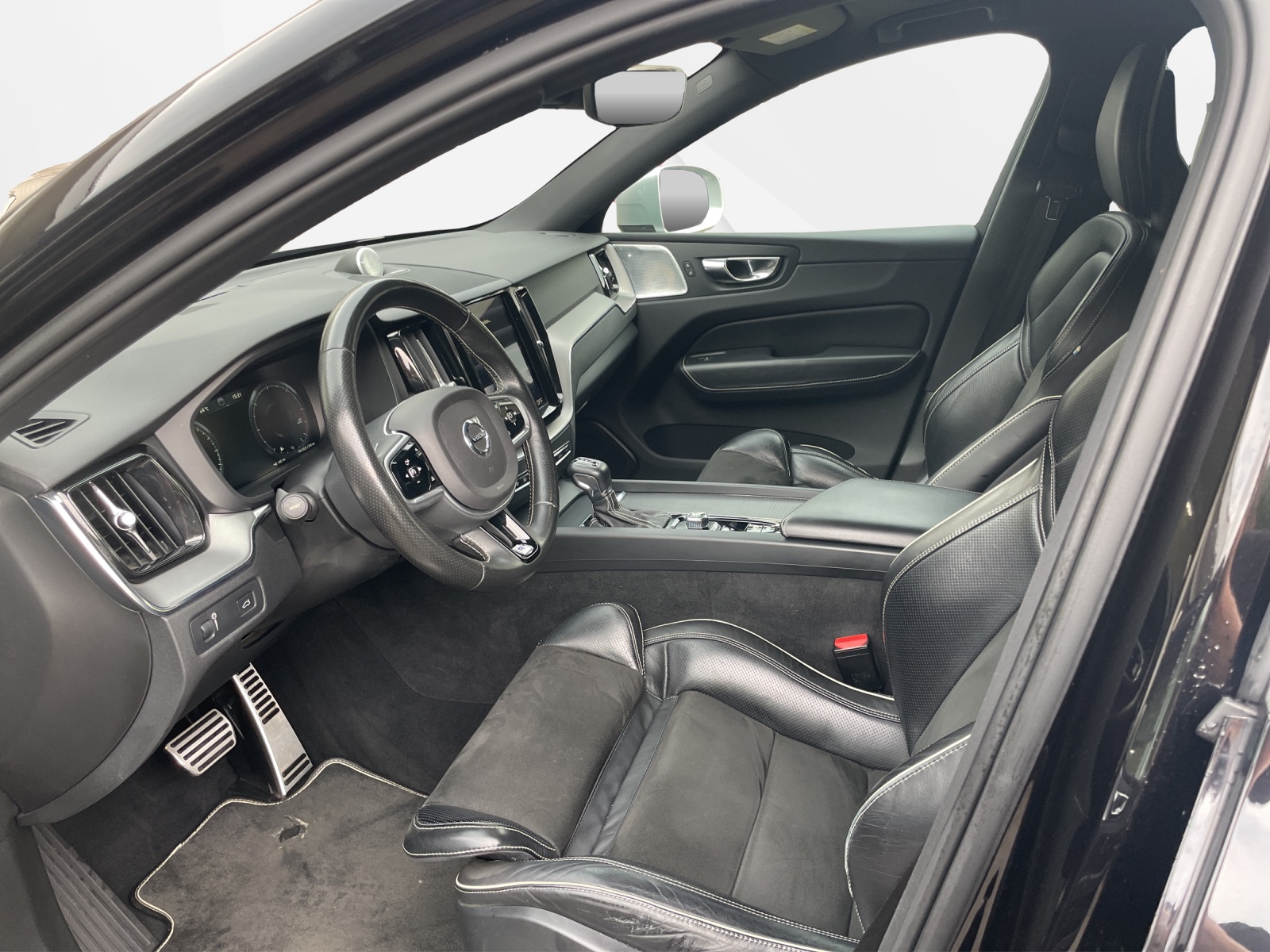 VOLVO XC60 2.0 D4 R-Design AWD-image-9