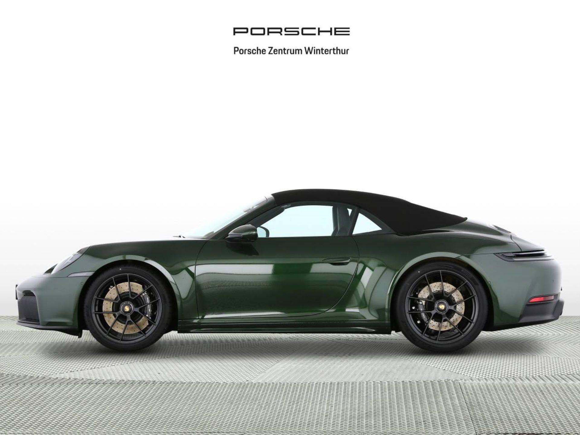 PORSCHE 911 Carrera 4 GTS Cabriolet-image-7