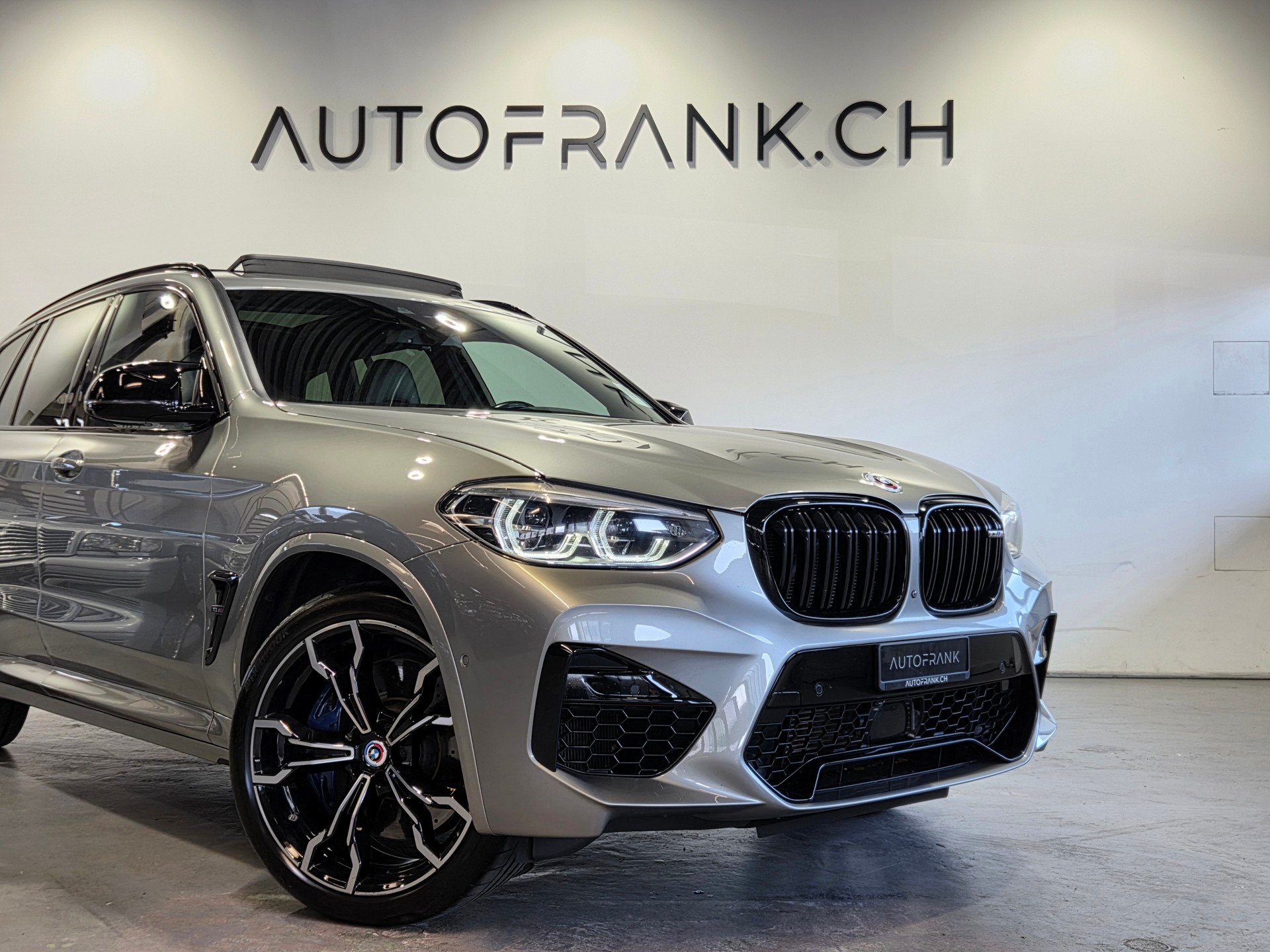 BMW X3 M Competition-showroom-element-3