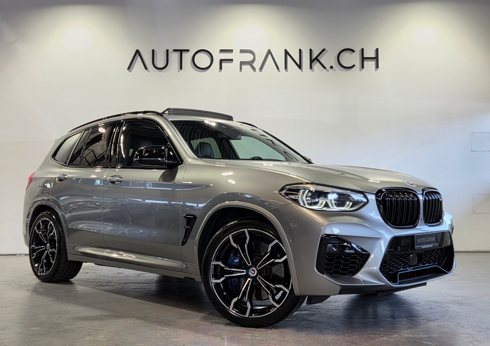 BMW X3 M Competition-showroom-element-1