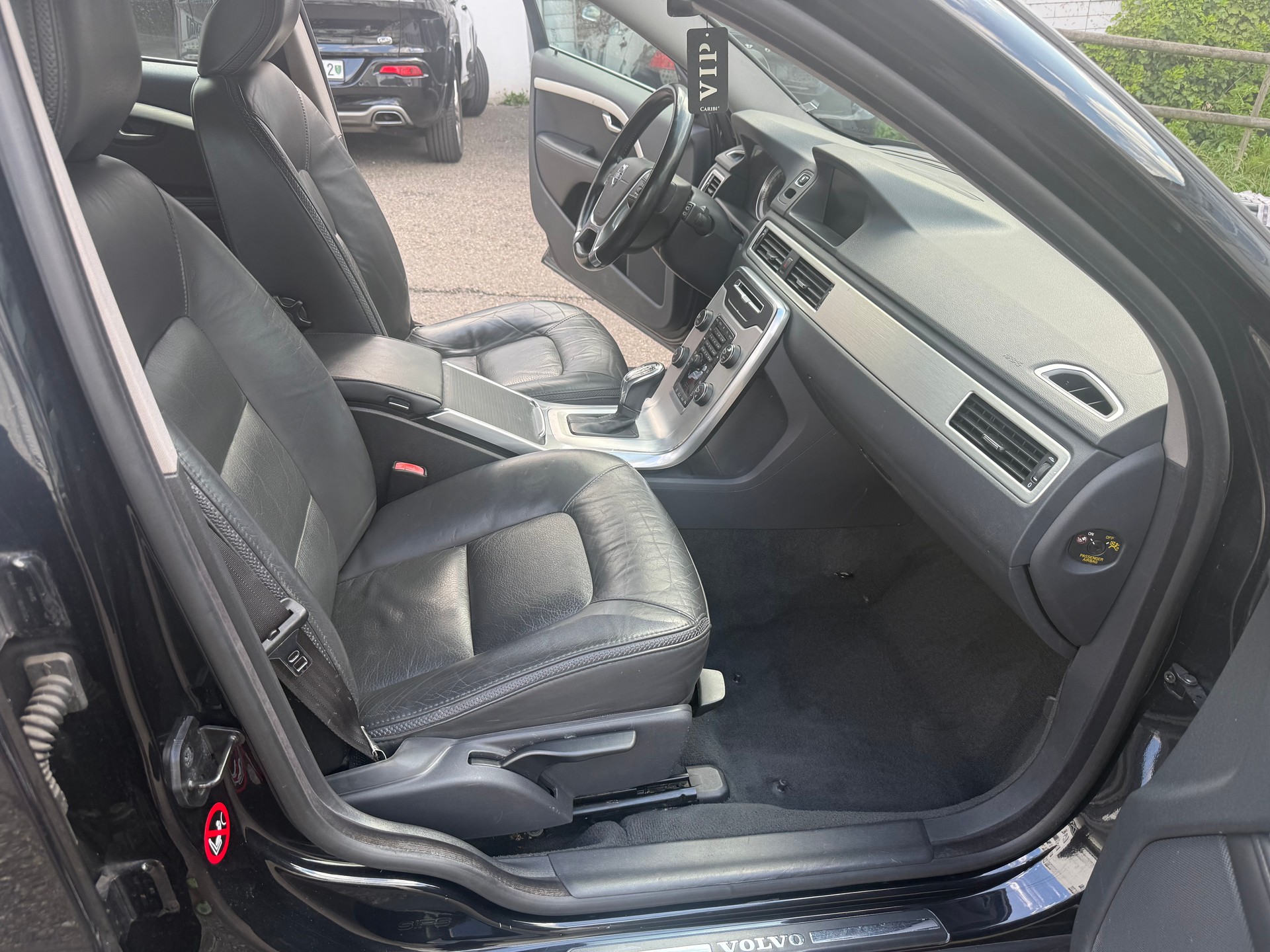 VOLVO XC70 D5 AWD Summum Geartronic-image-7