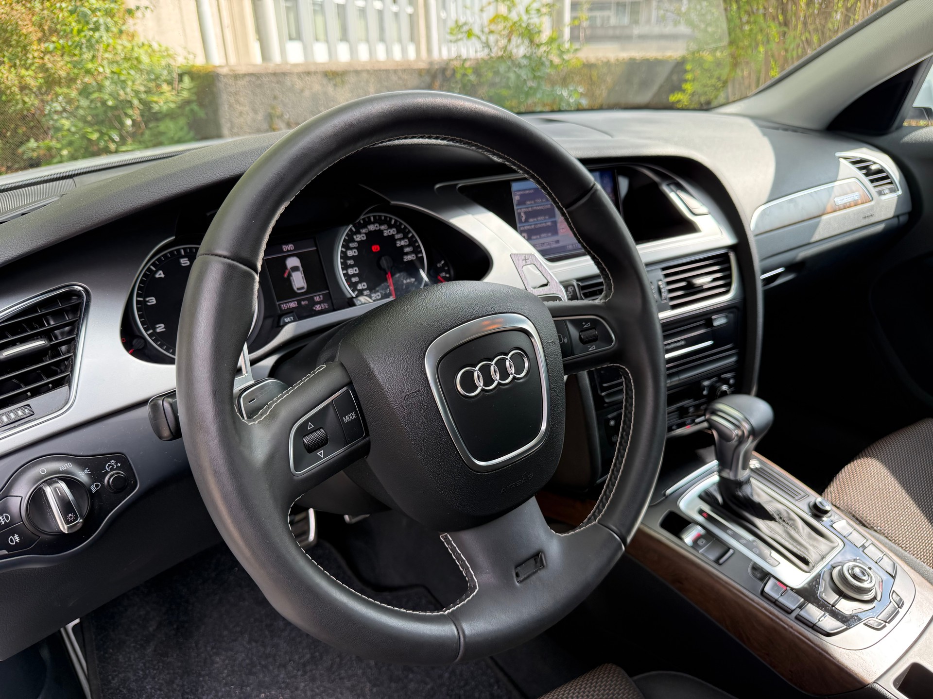 AUDI A4 allroad 2.0 TFSI quattro S-tronic-image-9