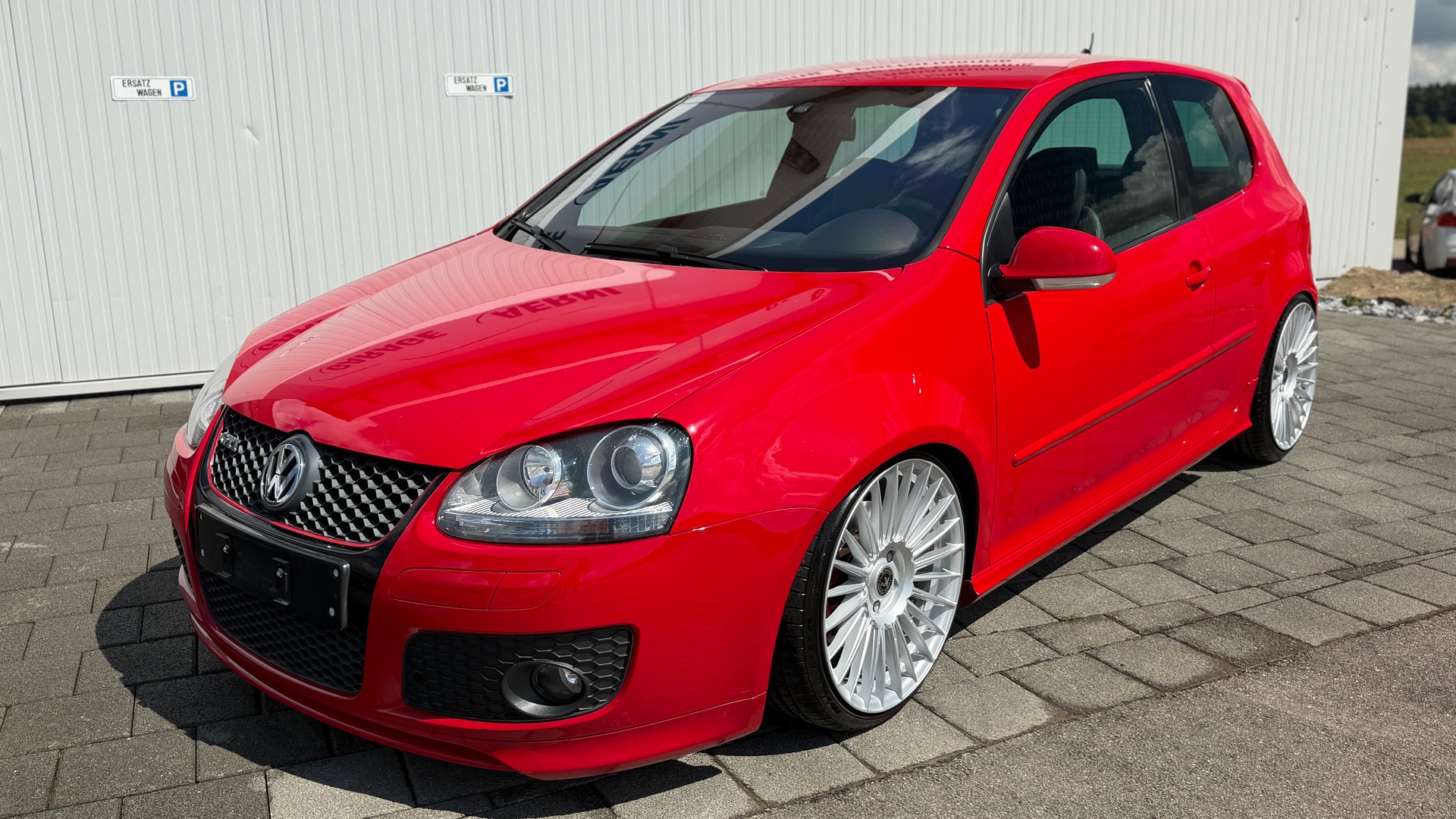 VW Golf 2.0 TFSI GTI Edition 30-showroom-element-2