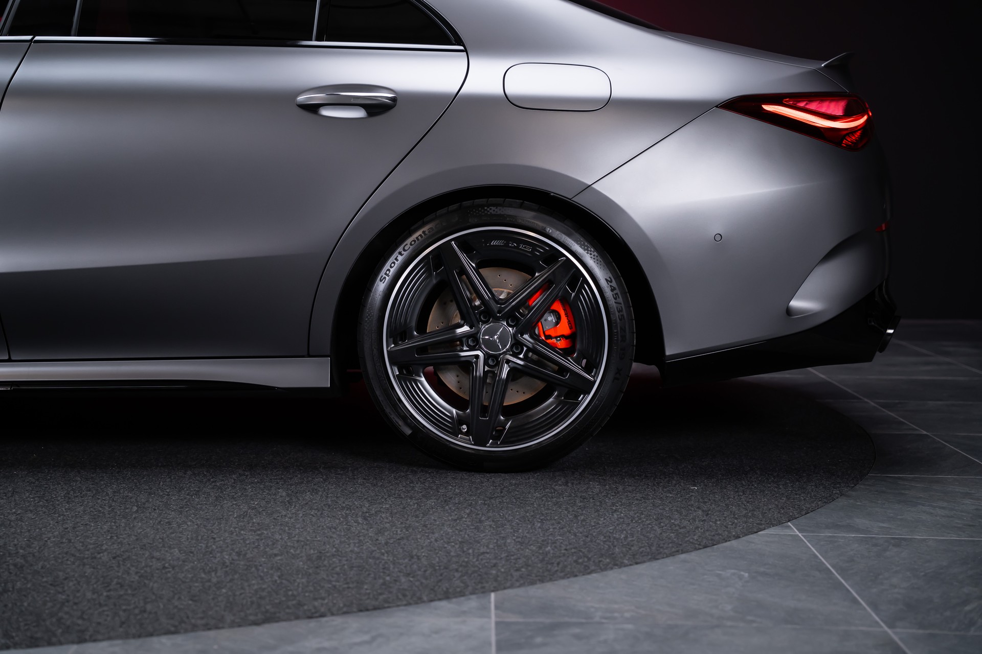 MERCEDES-BENZ CLA 35 AMG 4matic / Panorama-Glasdach / Burmester / Rückfahrkamera-image-13