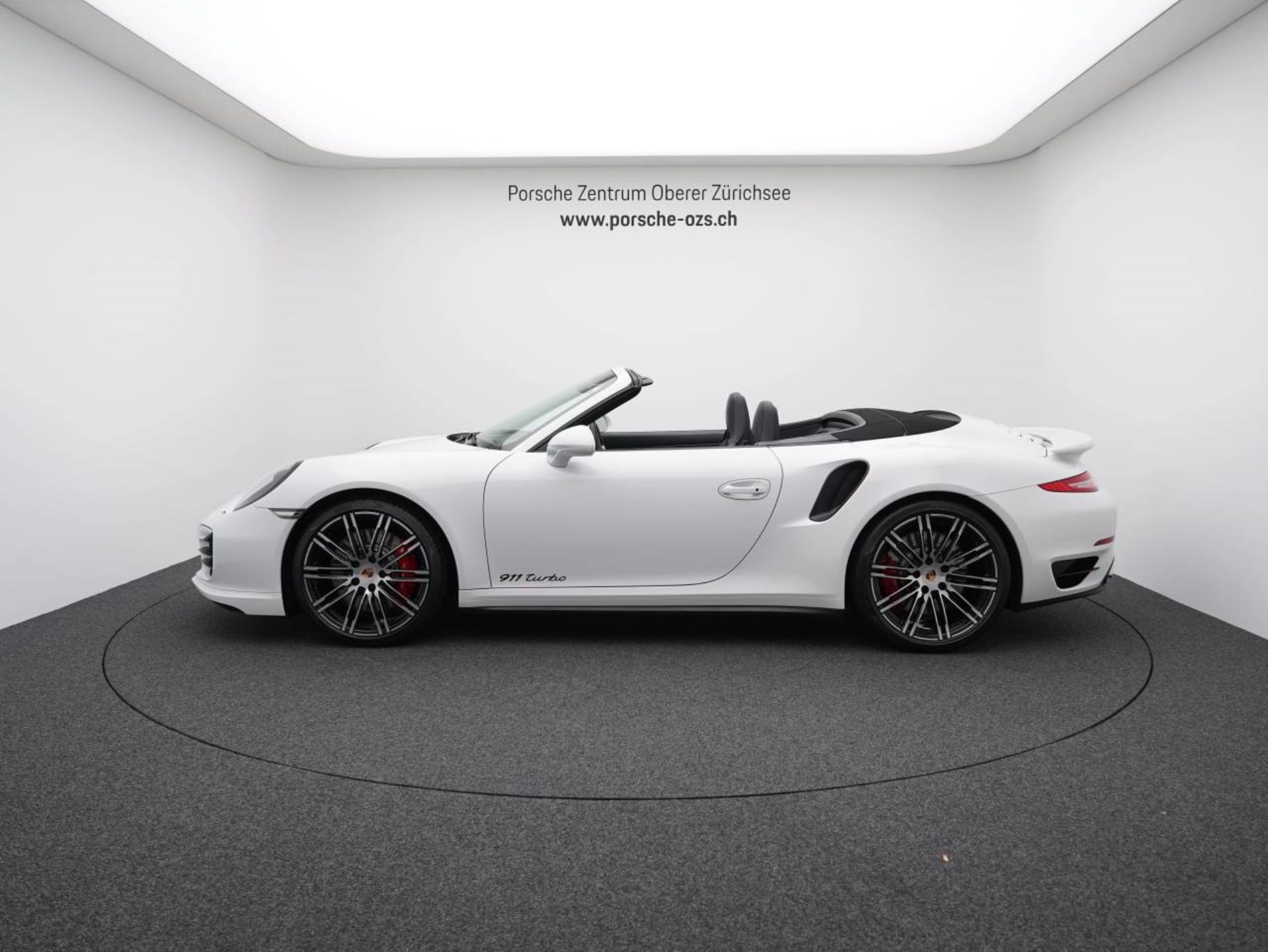 PORSCHE 911 Turbo Cabriolet-showroom-element-1
