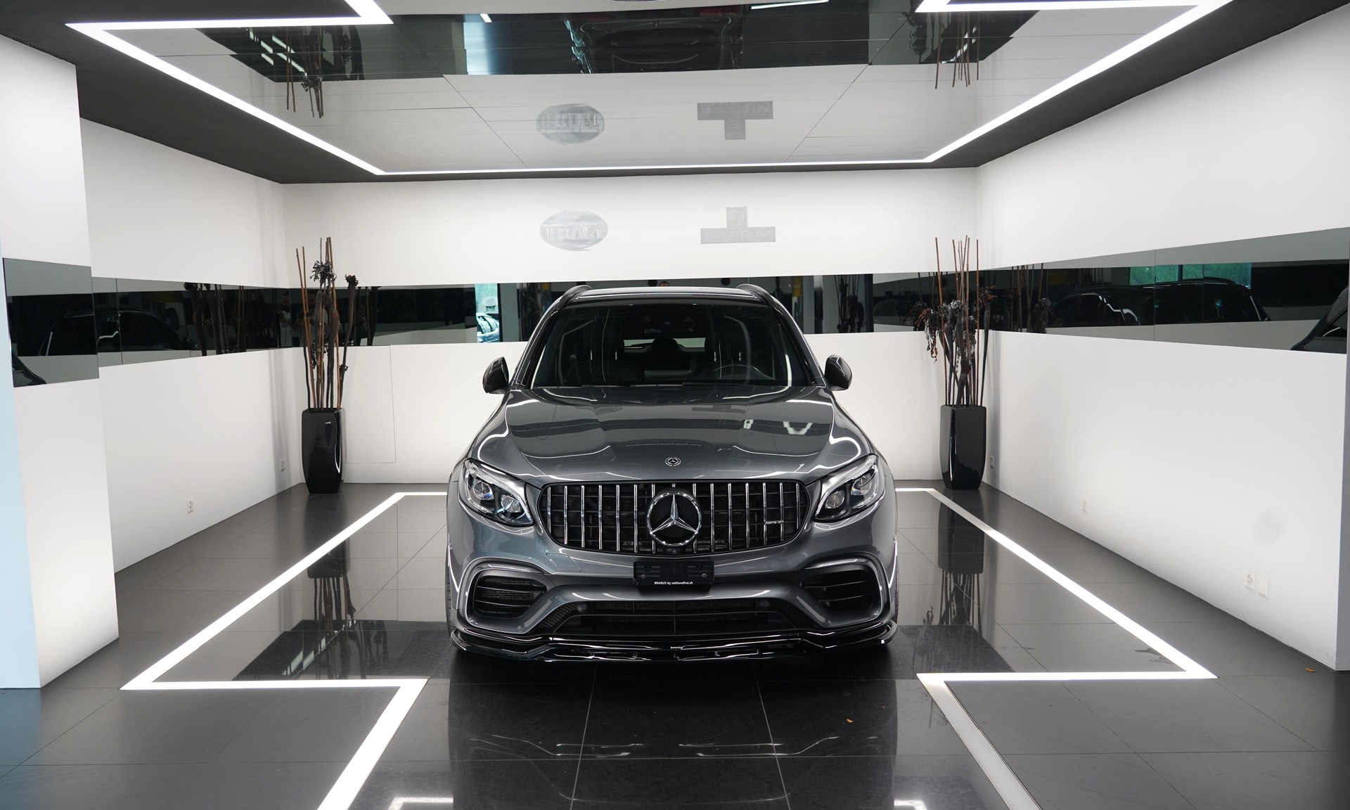 MERCEDES-BENZ GLC 63 S AMG 4Matic+-showroom-element-2
