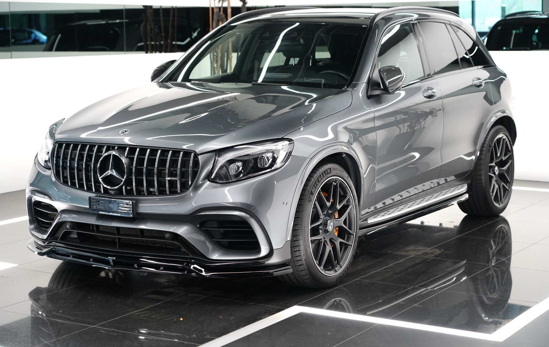 MERCEDES-BENZ GLC 63 S AMG 4Matic+-showroom-element-1