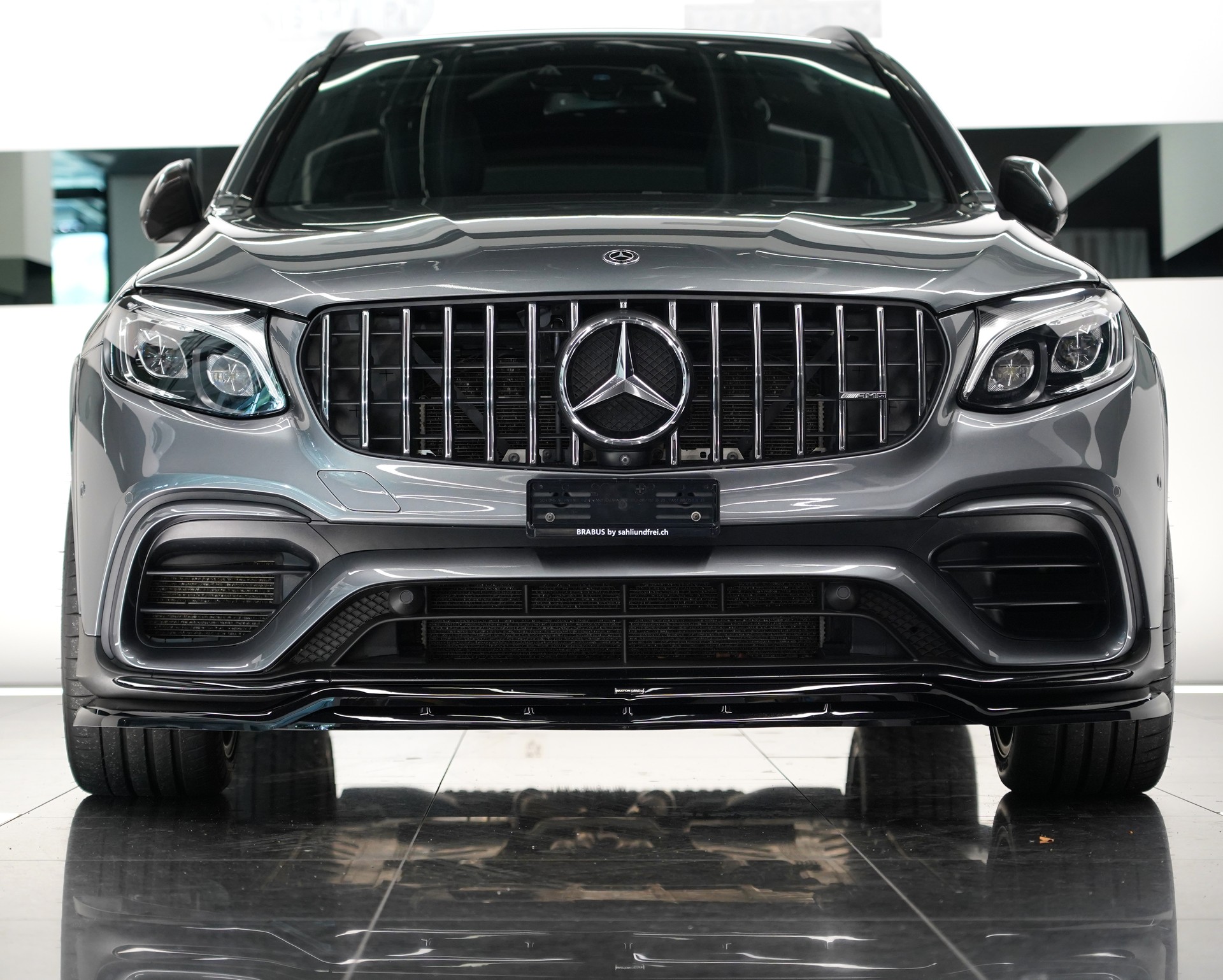MERCEDES-BENZ GLC 63 S AMG 4Matic+-showroom-element-3