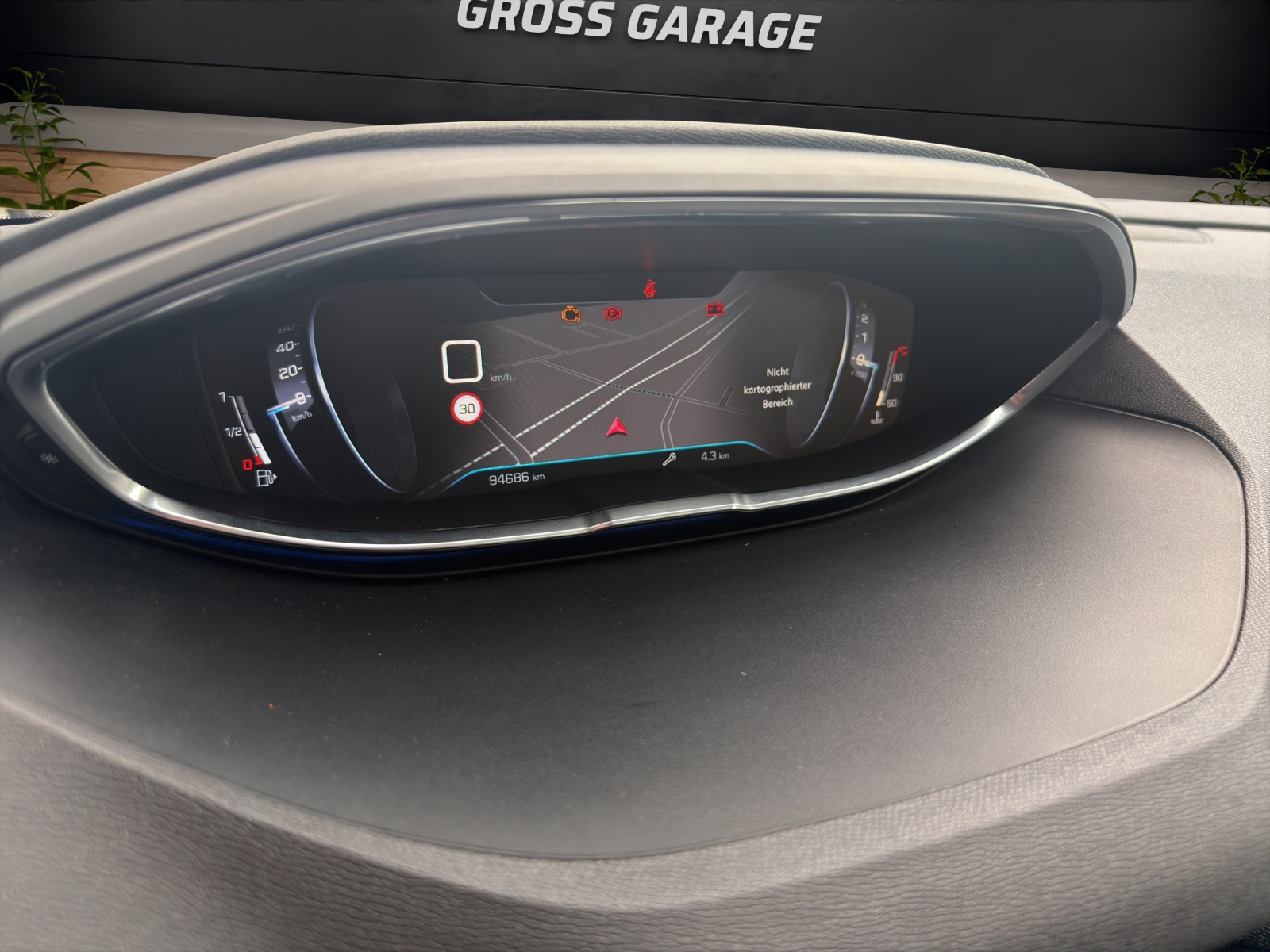 PEUGEOT 5008 1.2PureTech Allure-image-11