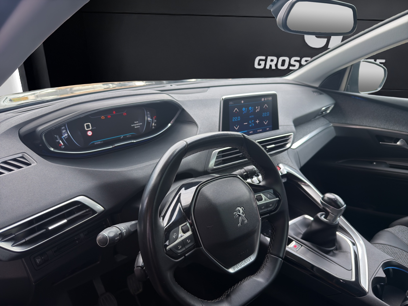 PEUGEOT 5008 1.2PureTech Allure-image-5