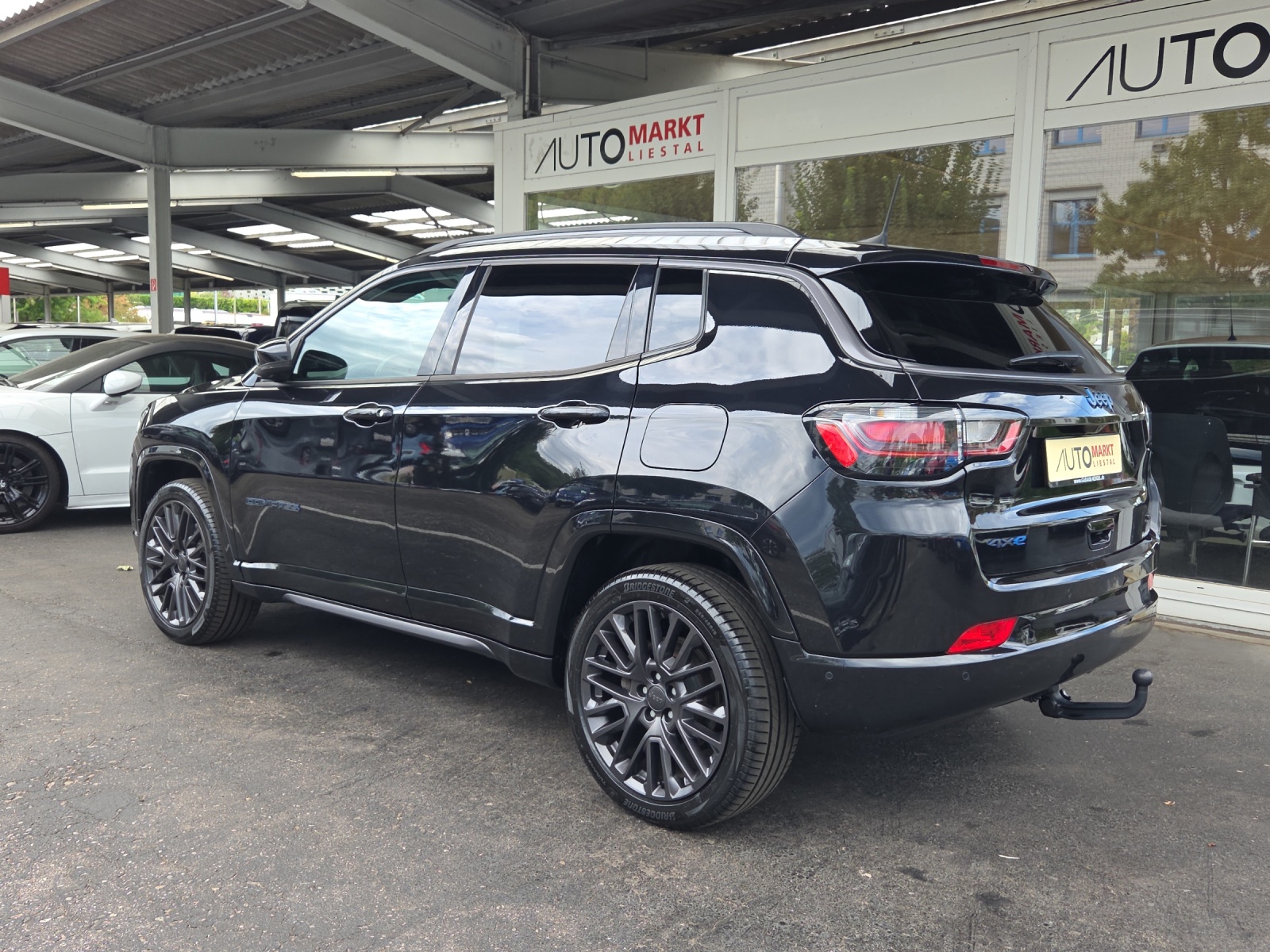 JEEP Compass 1.3 T PHEV S AWD-showroom-element-2