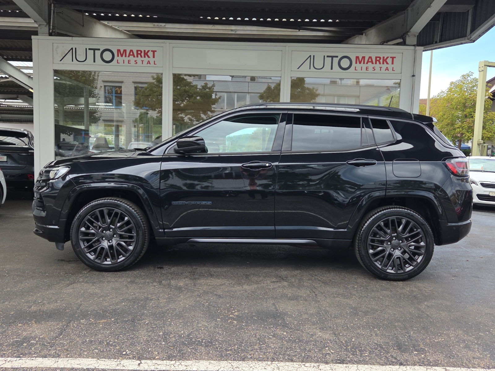 JEEP Compass 1.3 T PHEV S AWD-showroom-element-1