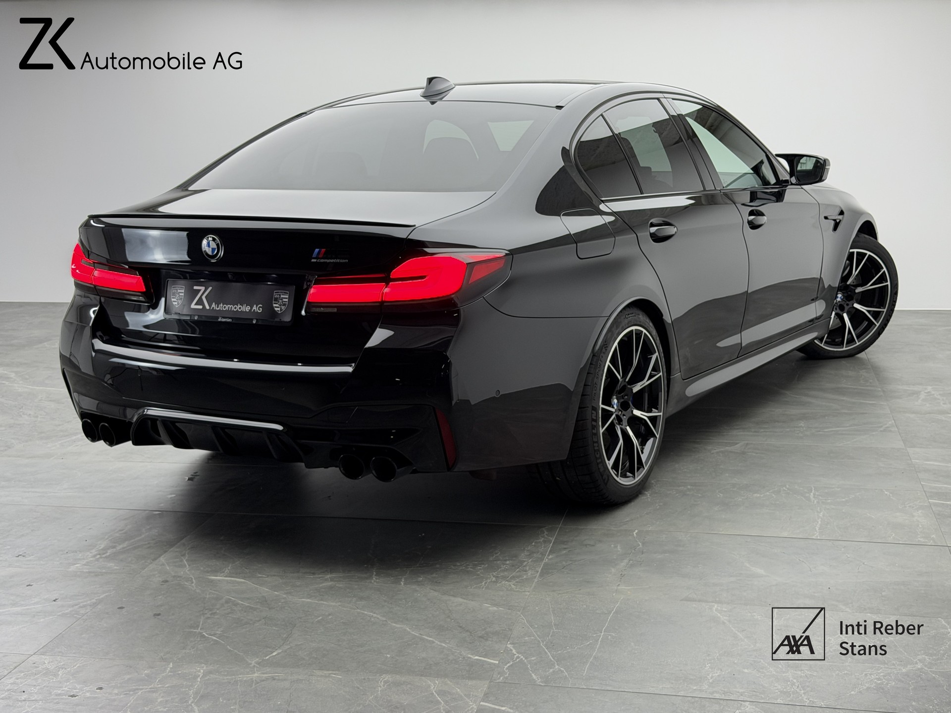 BMW M5 xDrive BLACK SAPPHIRE METALLIC Competition Drivelogic-showroom-element-1