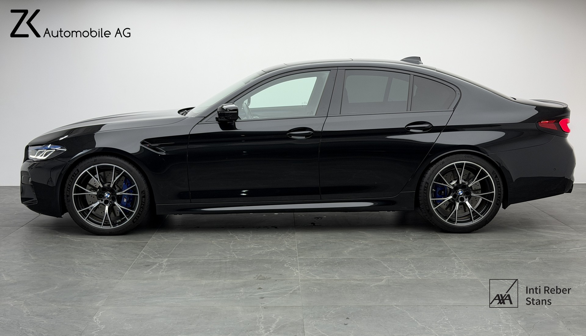 BMW M5 xDrive BLACK SAPPHIRE METALLIC Competition Drivelogic-showroom-element-2