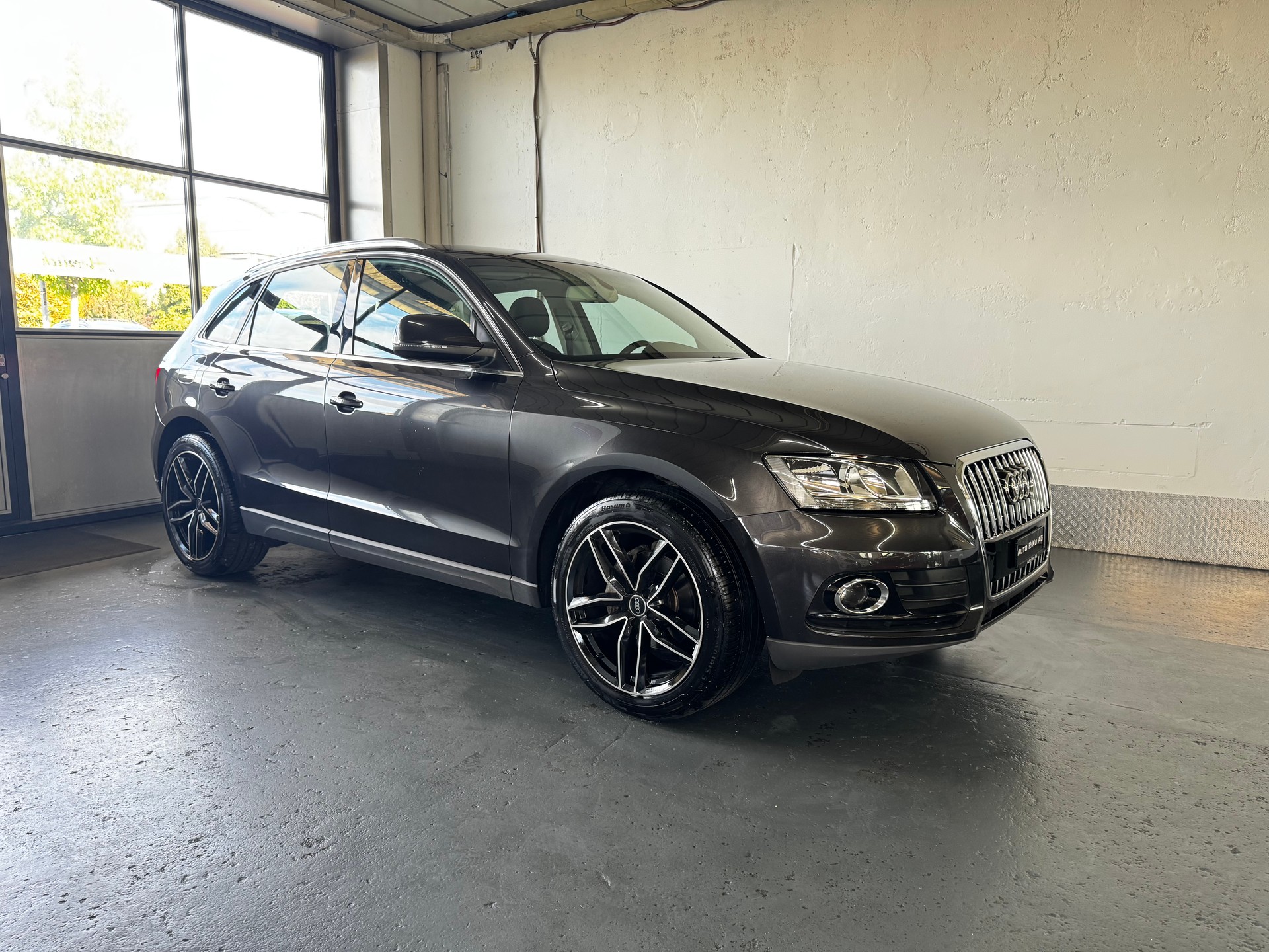 AUDI Q5 2.0 TDI-showroom-element-1