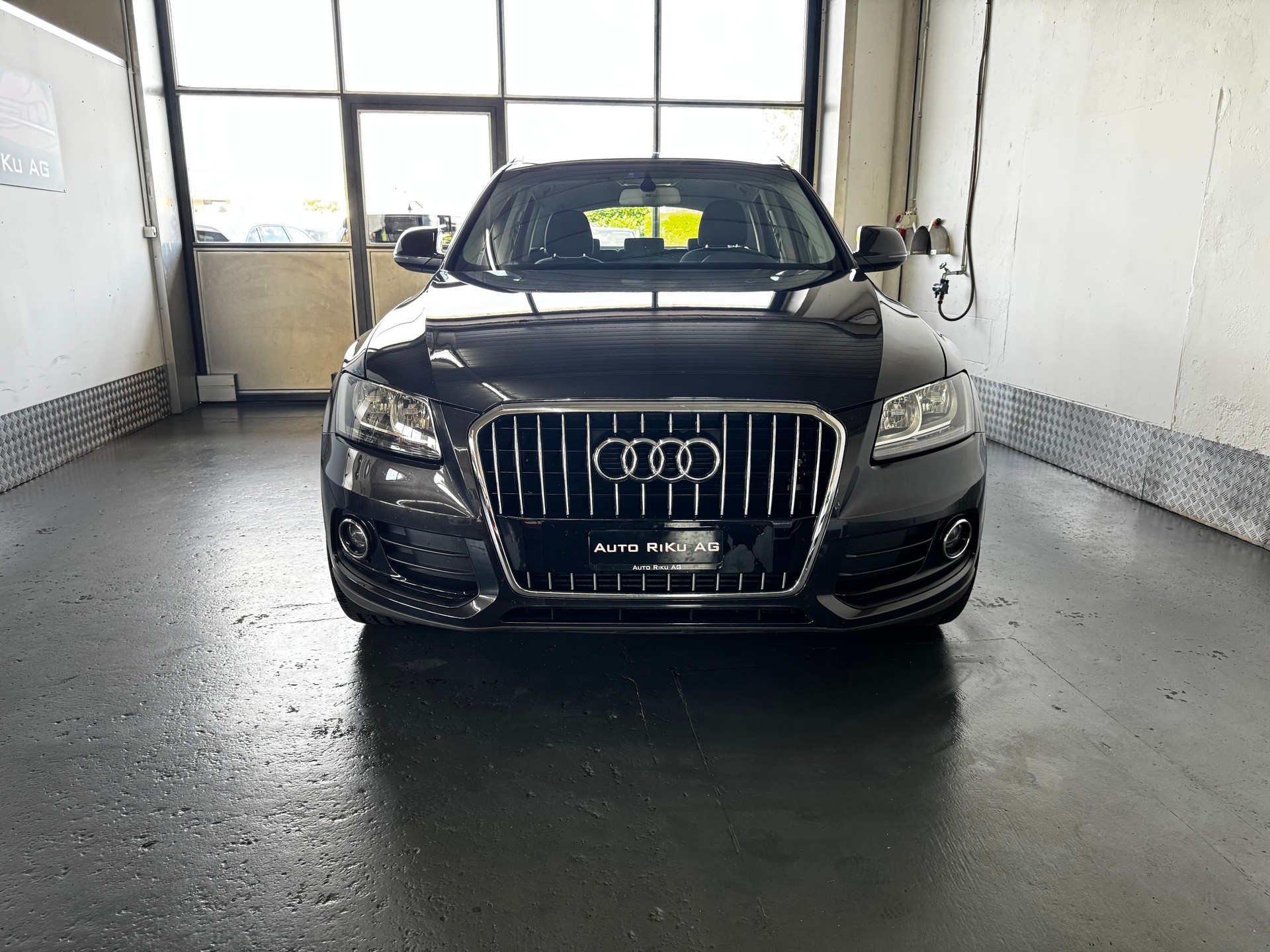 AUDI Q5 2.0 TDI-showroom-element-3