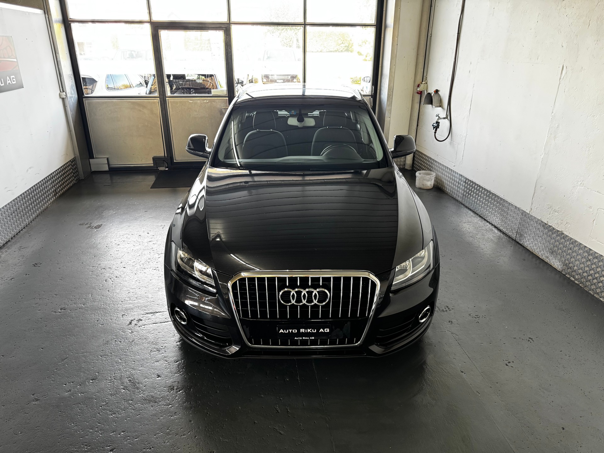 AUDI Q5 2.0 TDI-showroom-element-2