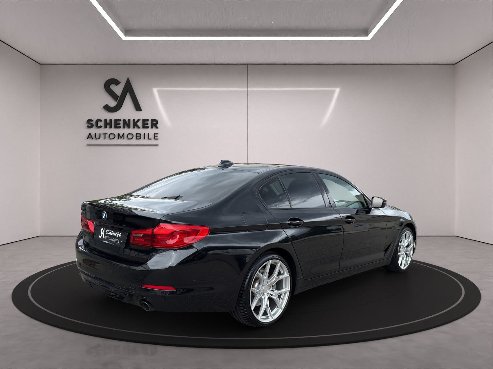 BMW 520d xDrive Essential Edition Steptronic-showroom-element-3