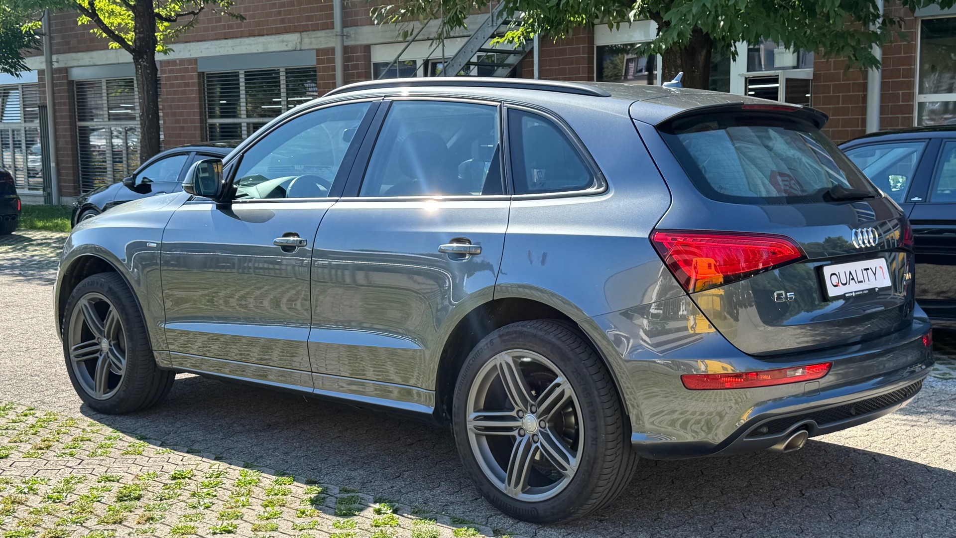 AUDI Q5 2.0 TDI quattro S-tronic-image-4