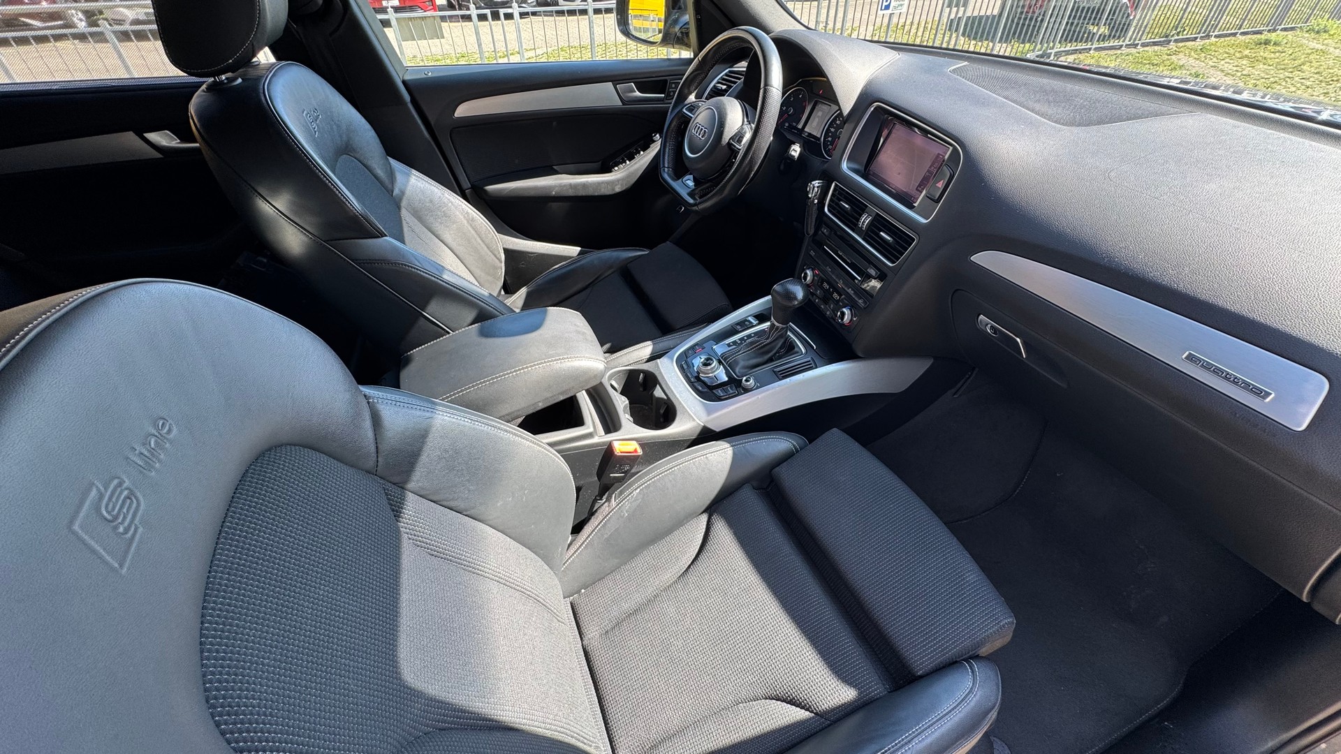 AUDI Q5 2.0 TDI quattro S-tronic-image-9