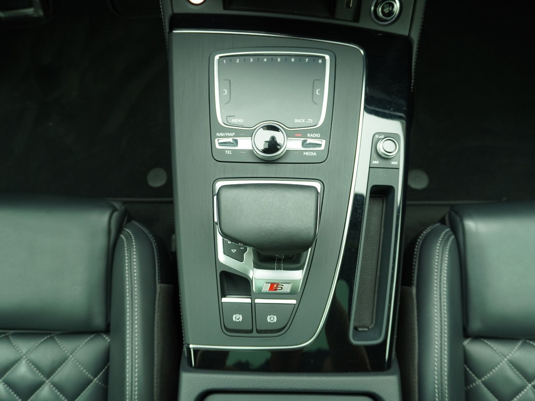 AUDI SQ5 3.0 V6 TDI quattro T-Tronic-image-16