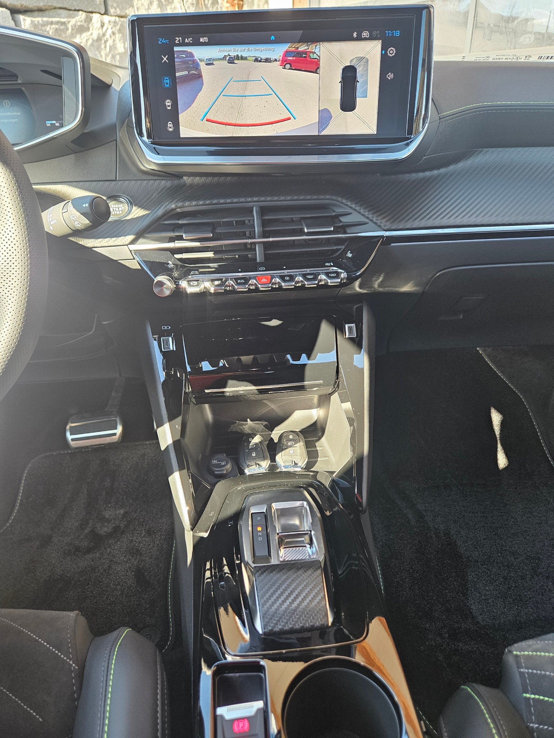 PEUGEOT 2008 1.2 145 MHEV GT-image-12