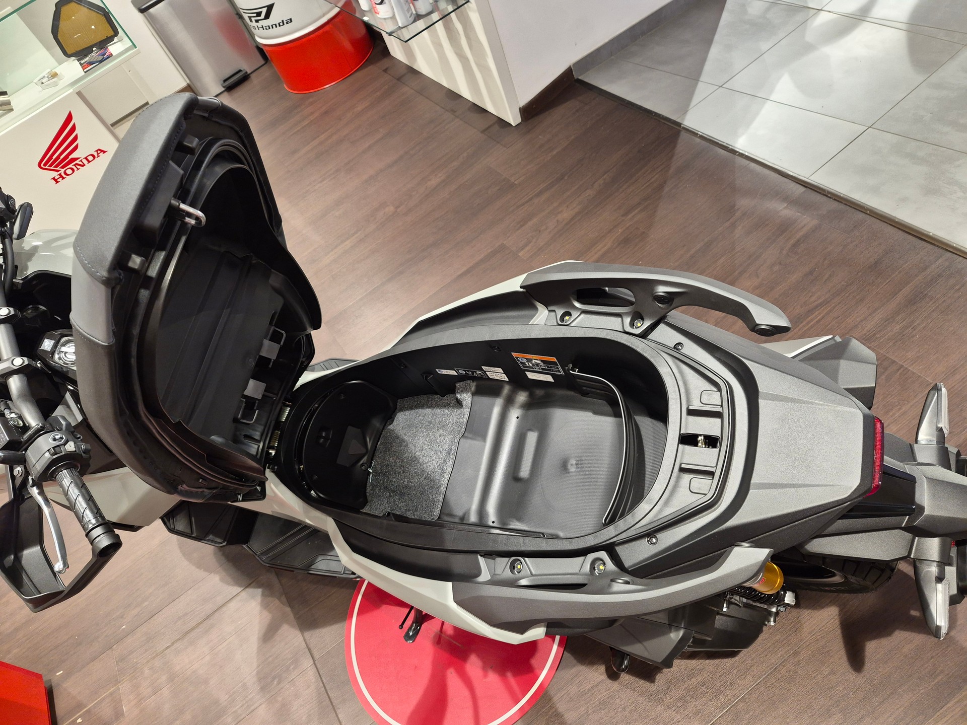 HONDA ADV 350-image-4