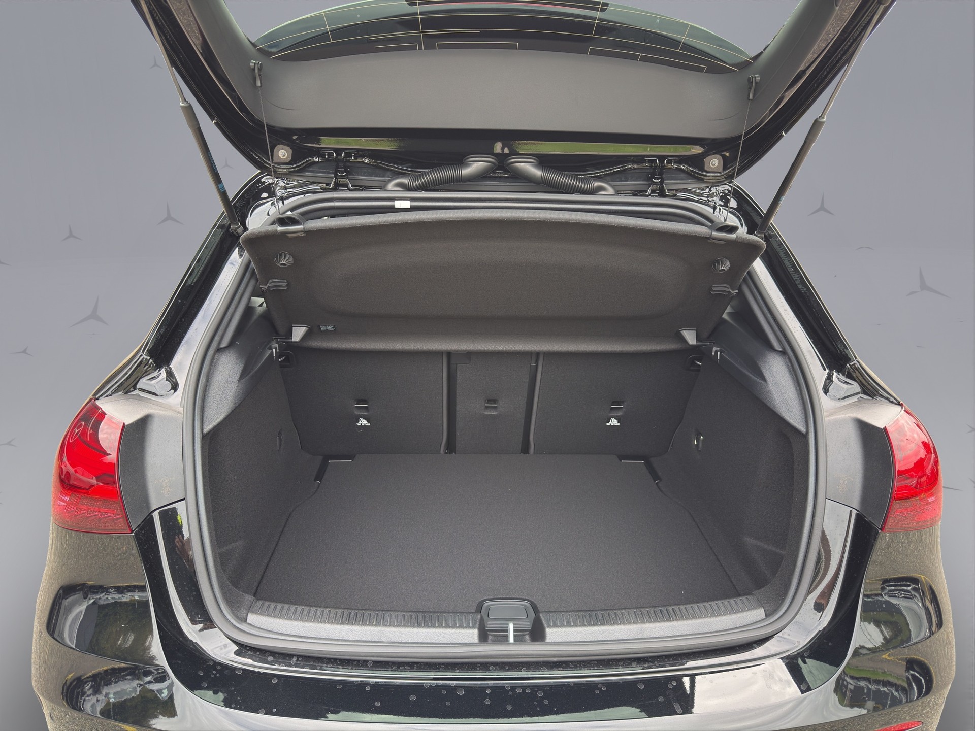 MERCEDES-BENZ A-Klasse W177 A 220 4m-image-19