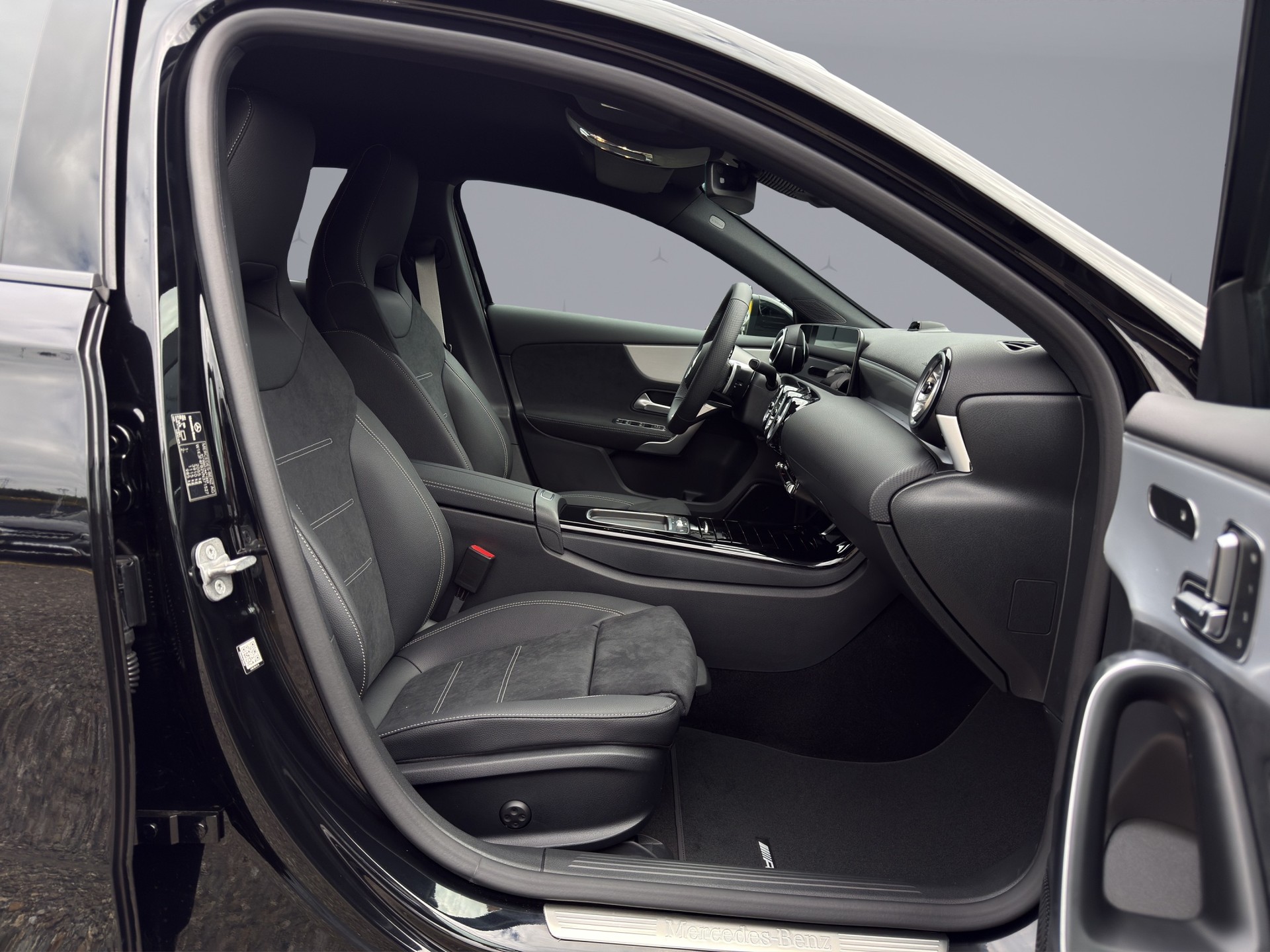 MERCEDES-BENZ A-Klasse W177 A 220 4m-image-17