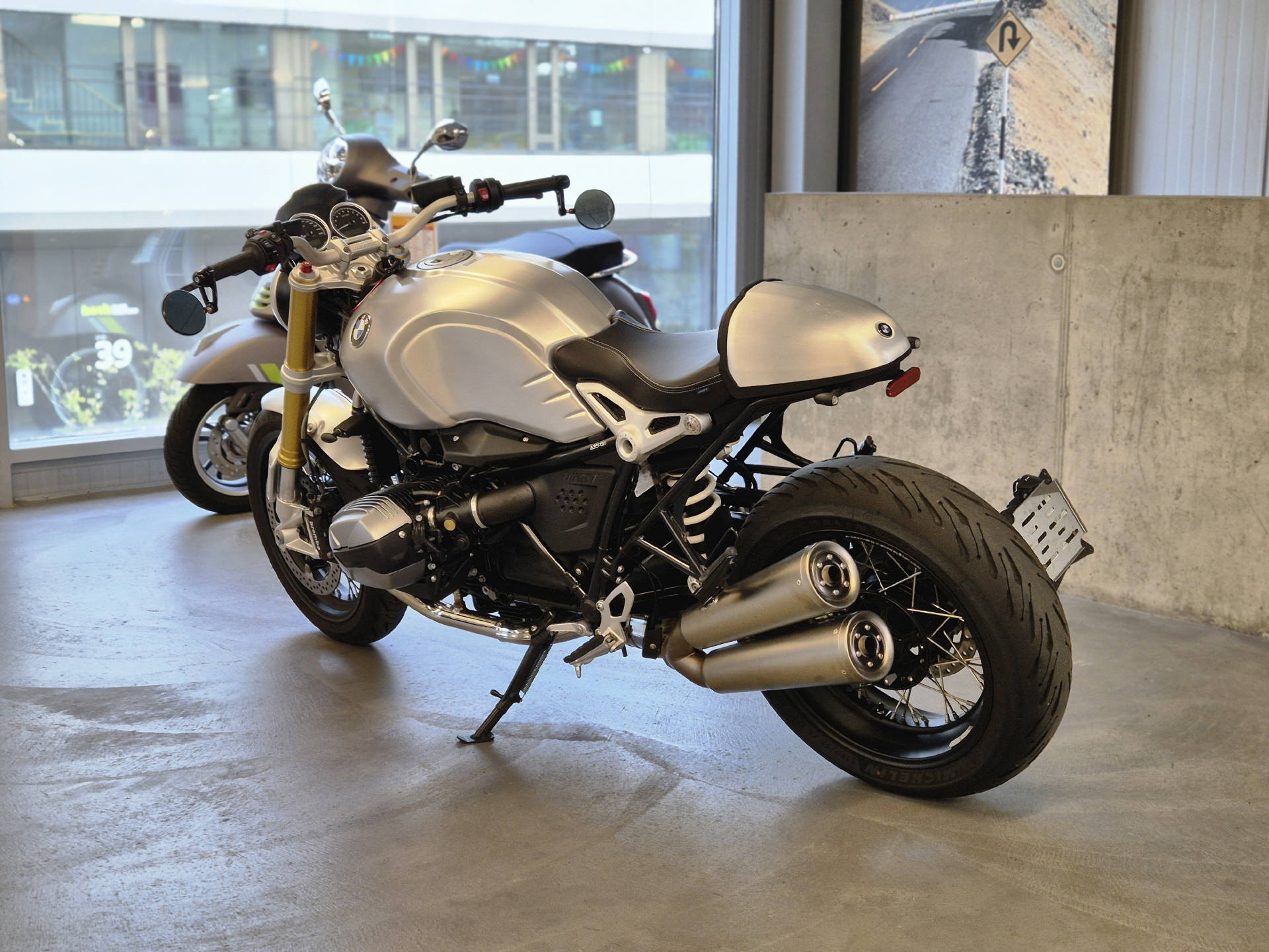 BMW R nineT-image-5