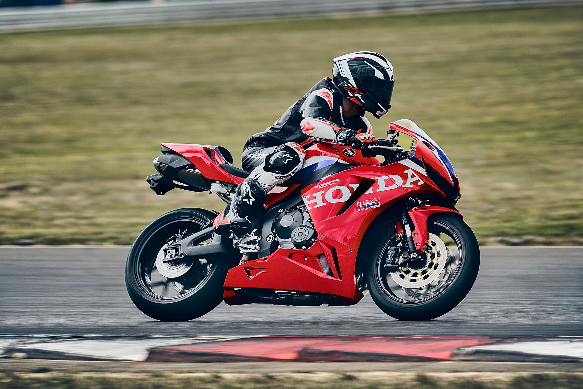 HONDA CBR 600 RR ---- NEW 2027 ***-image-1