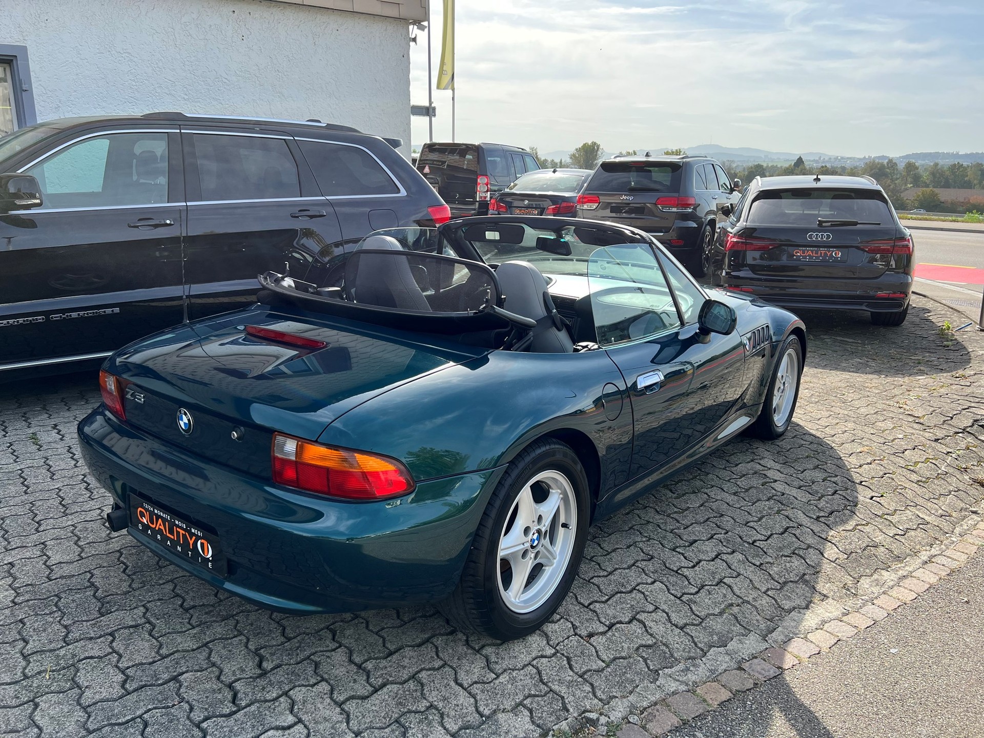 BMW Z3 1.9i Roadster-showroom-element-1