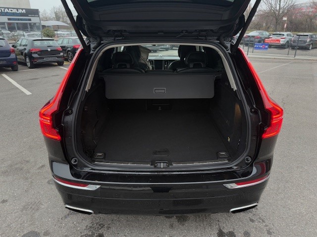 VOLVO XC60 D5 AWD Inscription Geartronic-image-4