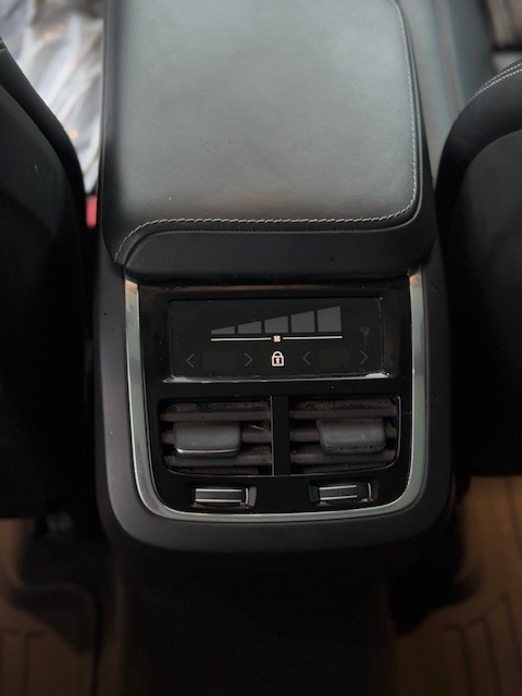 VOLVO XC60 D5 AWD Inscription Geartronic-image-15