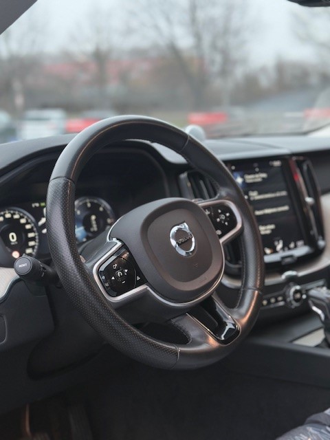 VOLVO XC60 D5 AWD Inscription Geartronic-image-9
