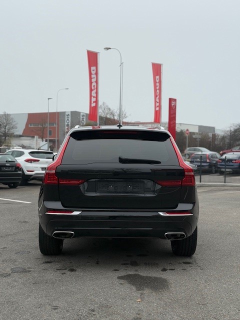 VOLVO XC60 D5 AWD Inscription Geartronic-image-3