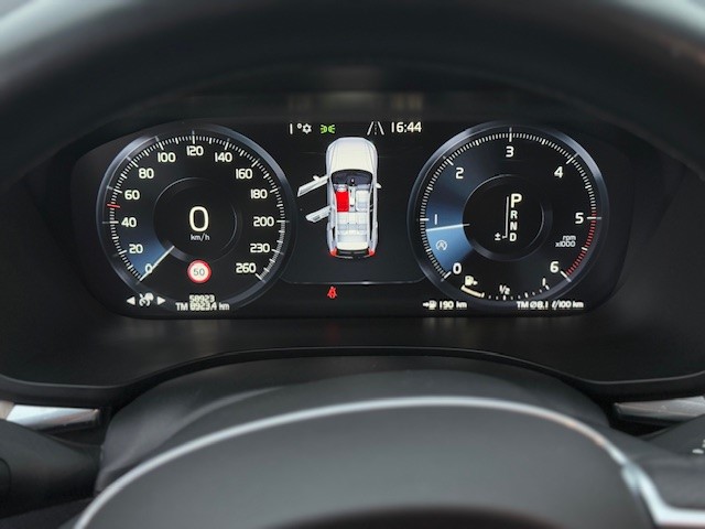VOLVO XC60 D5 AWD Inscription Geartronic-image-10