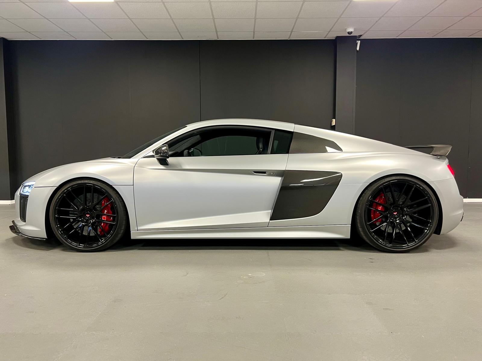 AUDI R8 Coupé 5.2 plus S-Tronic-image-1