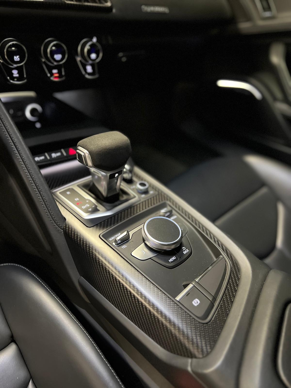 AUDI R8 Coupé 5.2 plus S-Tronic-image-8