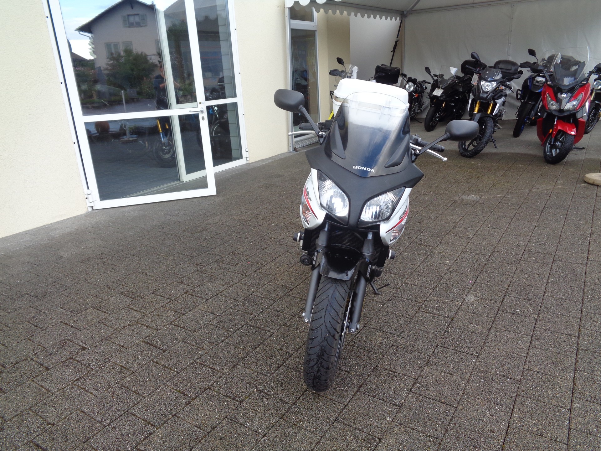 HONDA CBF 600 SA ABS-image-1