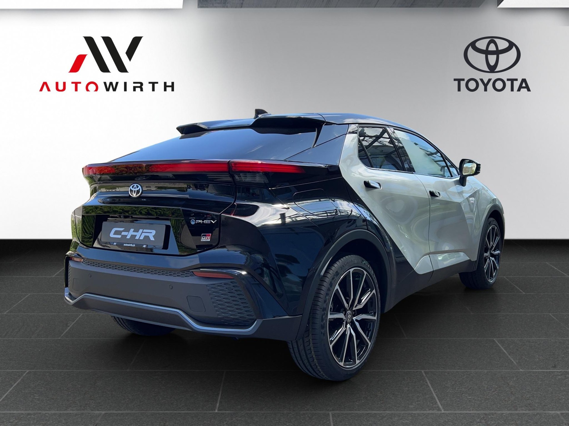 TOYOTA C-HR 2.0 PHEV GR Sport Premiere-image-4