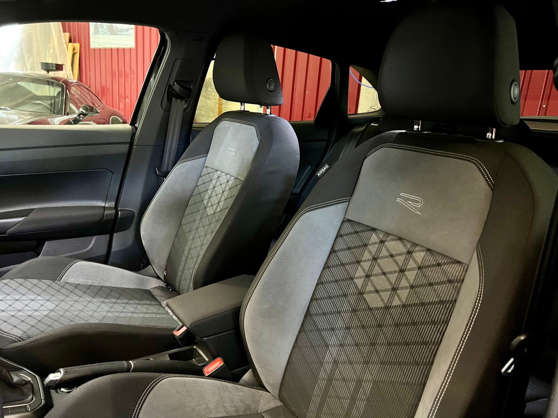VW Taigo 1.5 TSI R-Line DSG-image-7