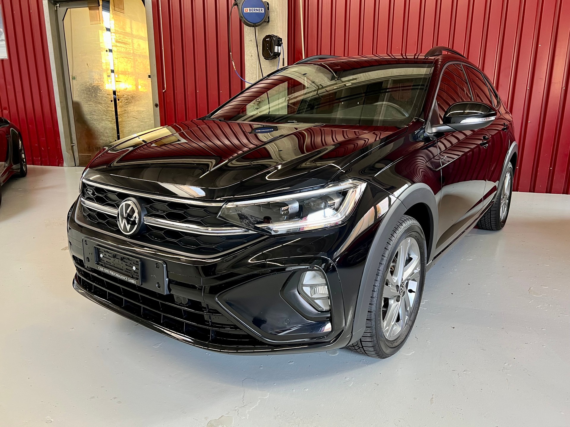 VW Taigo 1.5 TSI R-Line DSG-showroom-element-1