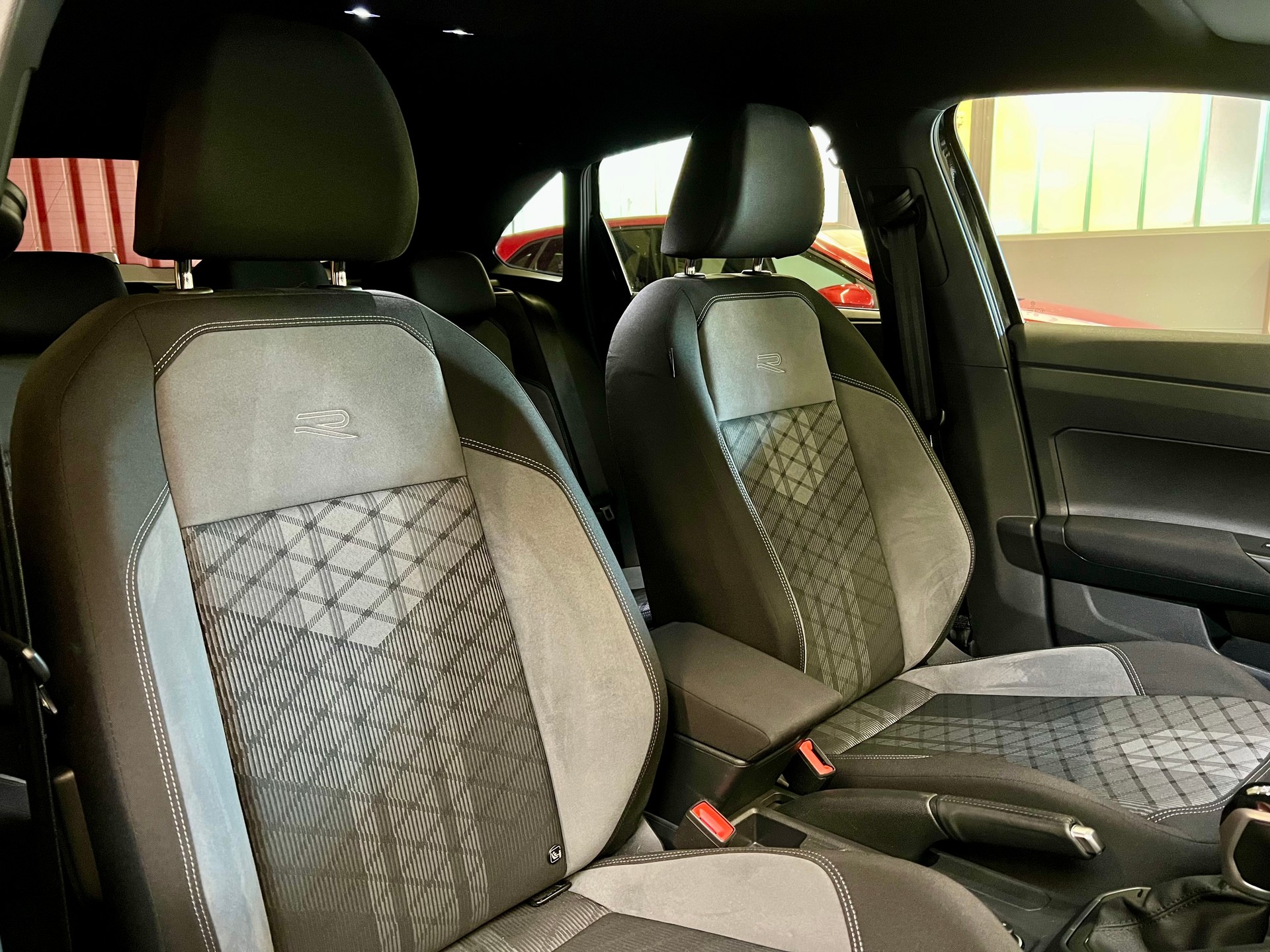 VW Taigo 1.5 TSI R-Line DSG-image-5