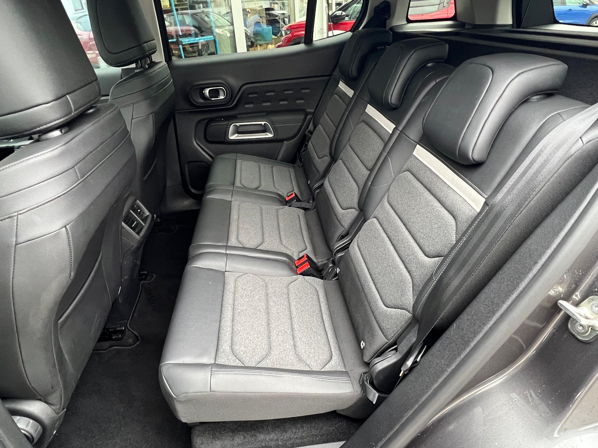 CITROEN C5 Aircross 1.6 Plug-in Hybrid Swiss Edition-image-10