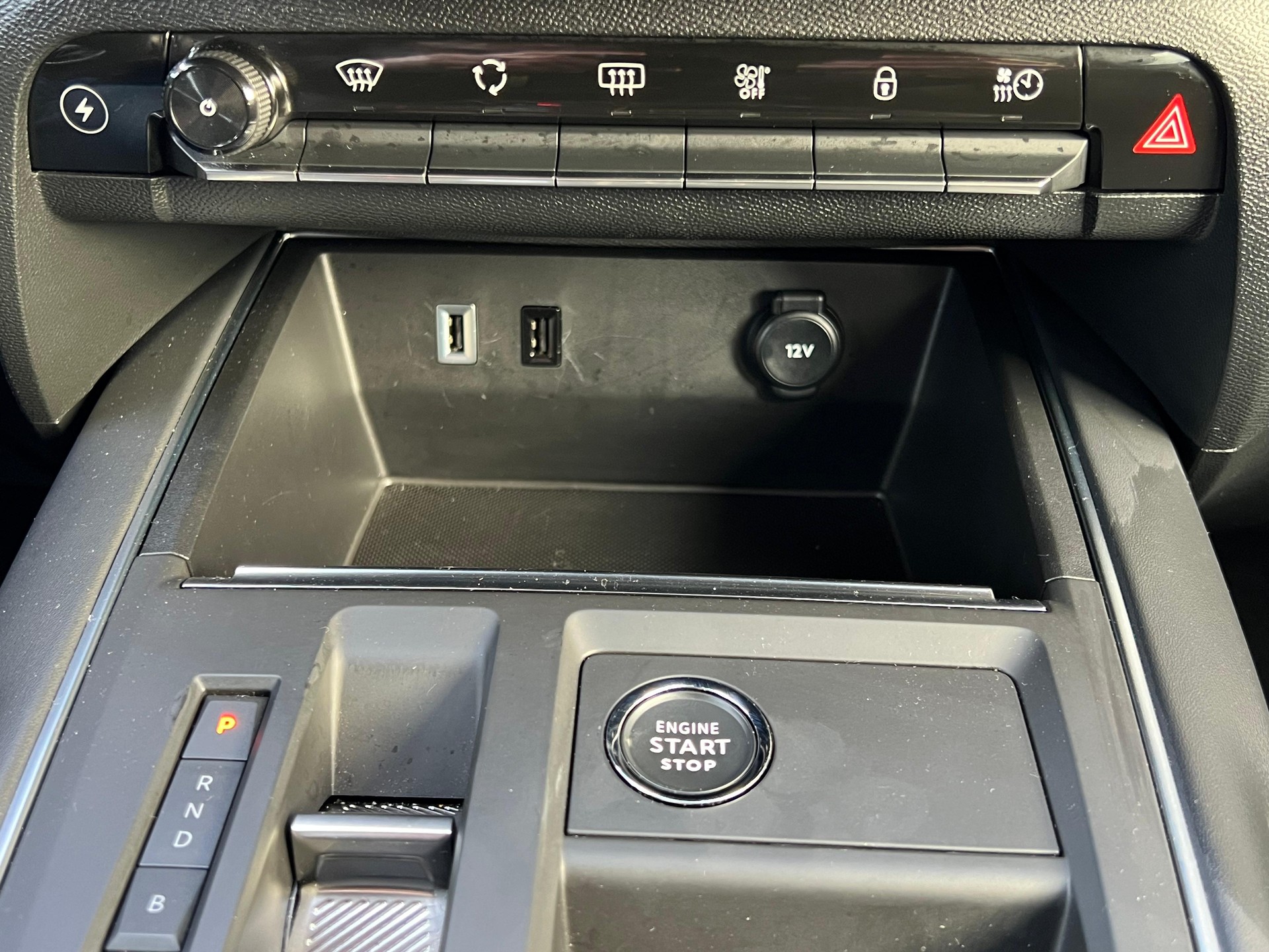 CITROEN C5 Aircross 1.6 Plug-in Hybrid Swiss Edition-image-17