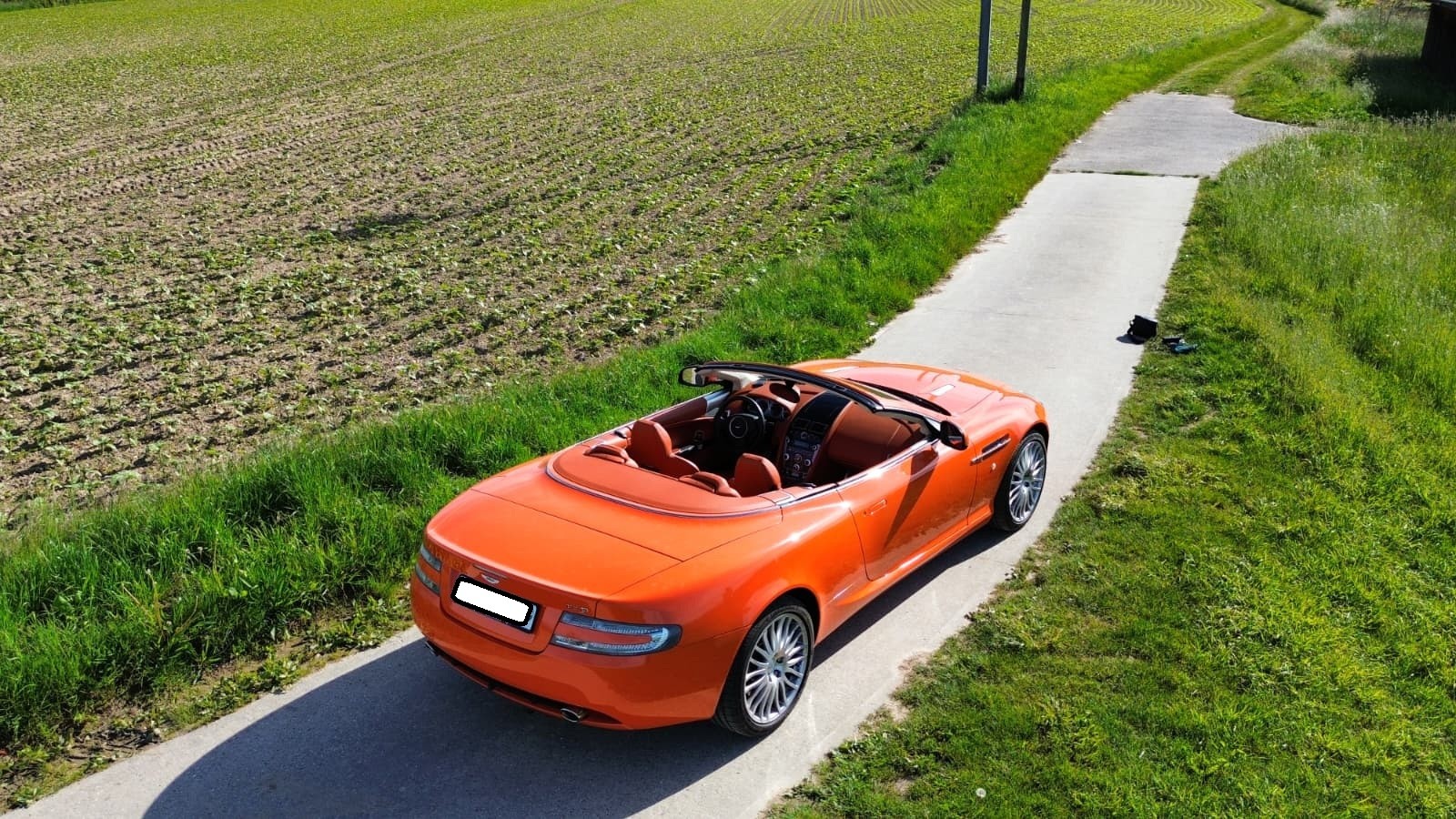 ASTON MARTIN DB9 Volante Touchtronic 2-image-1