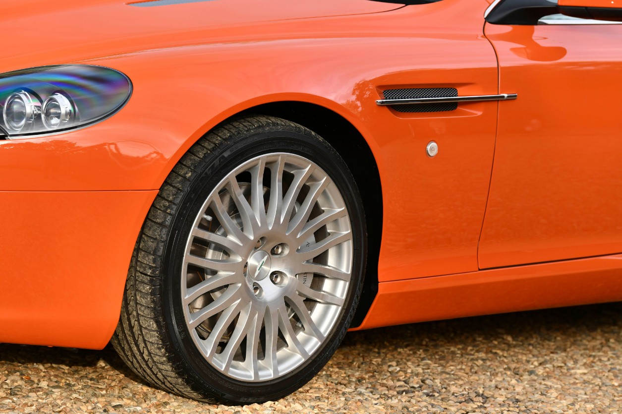 ASTON MARTIN DB9 Volante Touchtronic 2-image-11