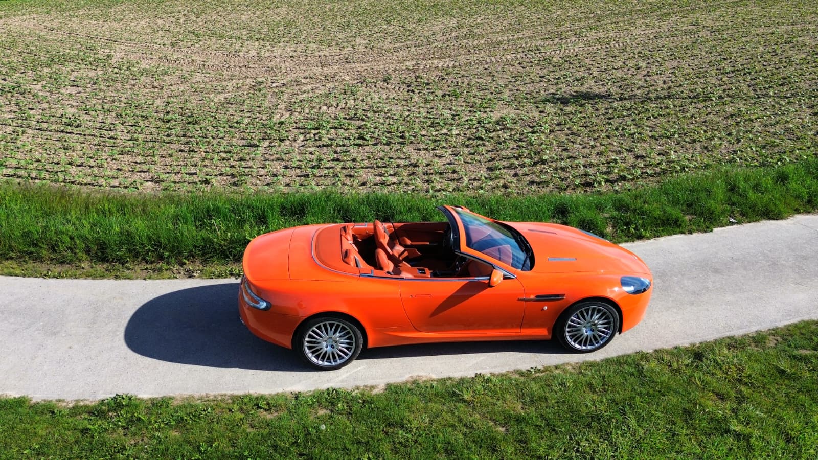 ASTON MARTIN DB9 Volante Touchtronic 2-image-4