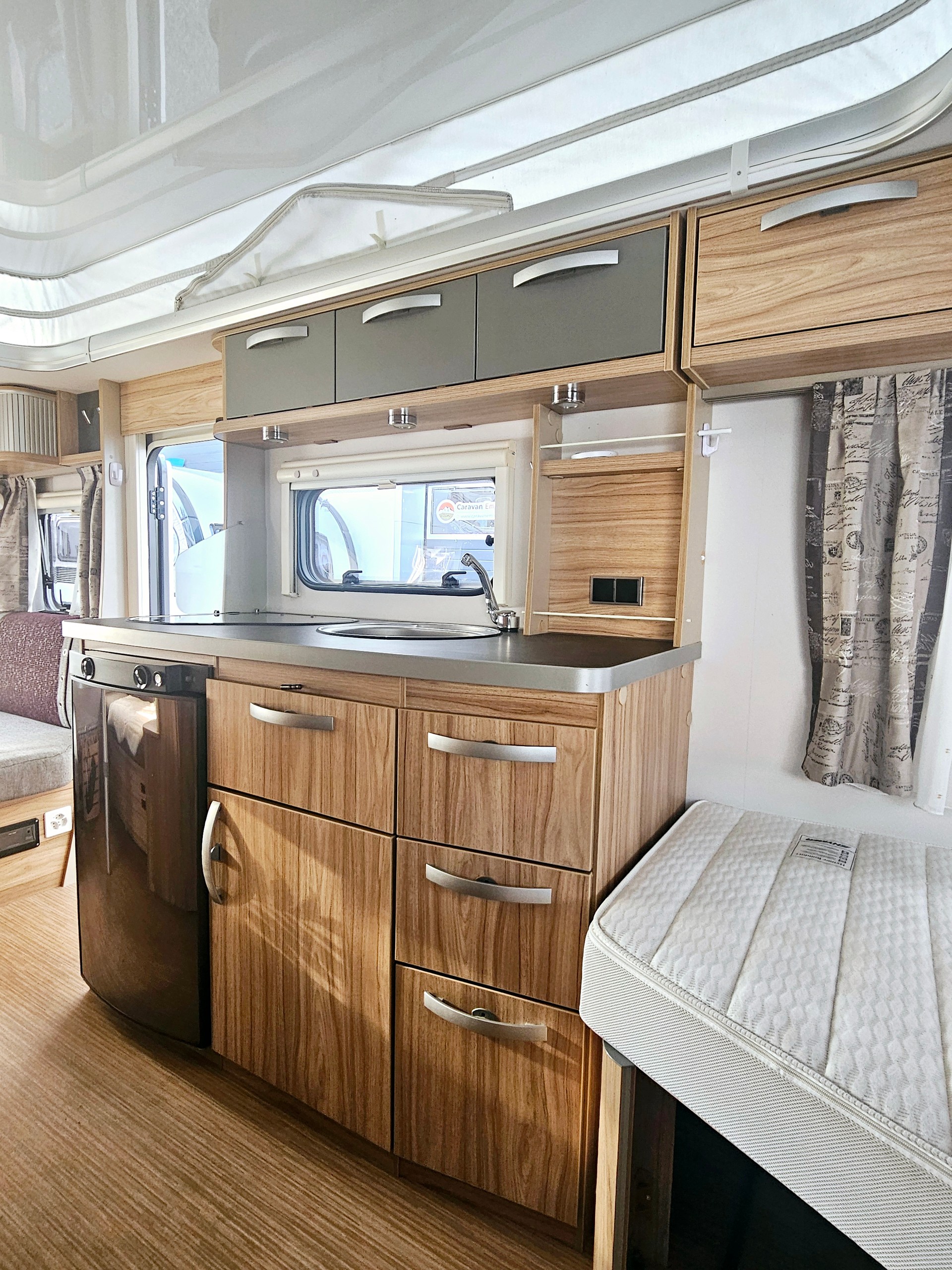 HYMER Eriba Feeling 542 mit Einzelbett, Mover!-image-11